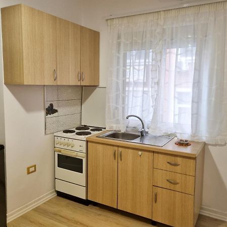 Cozy Apartment In City Center Tirana Esterno foto