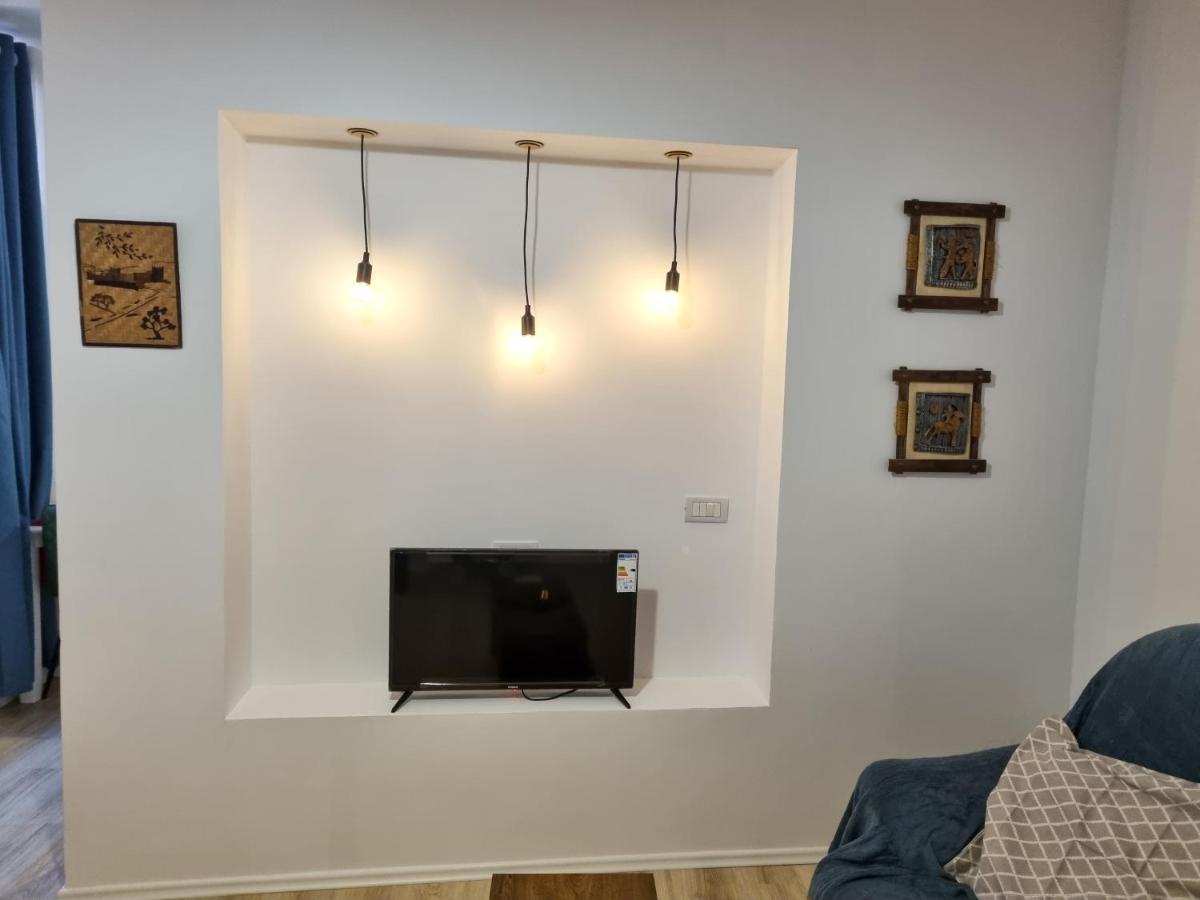 Cozy Apartment In City Center Tirana Esterno foto