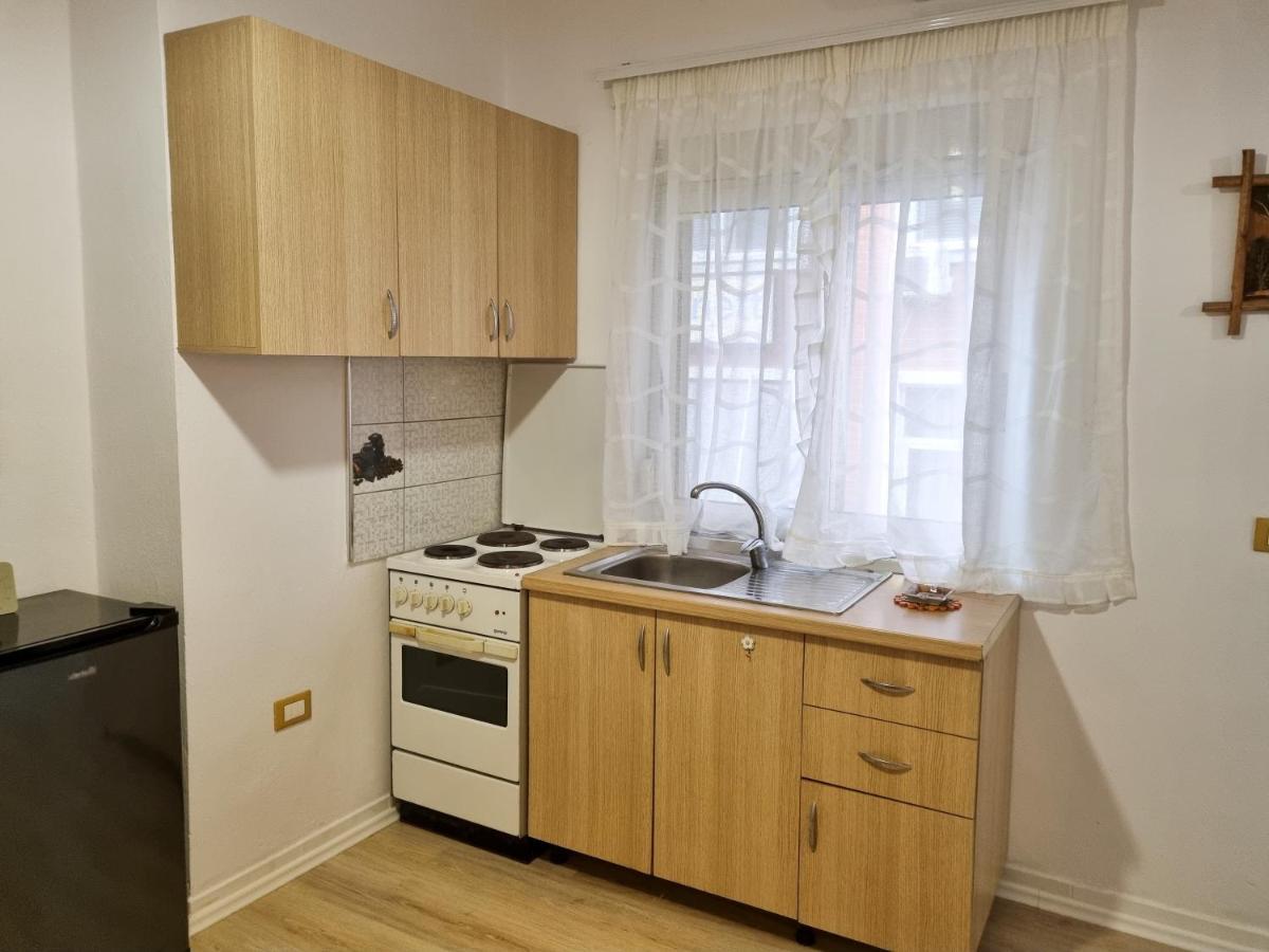 Cozy Apartment In City Center Tirana Esterno foto