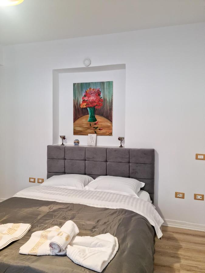 Cozy Apartment In City Center Tirana Esterno foto