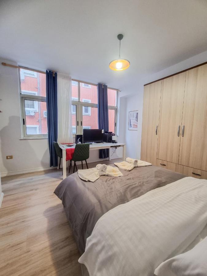 Cozy Apartment In City Center Tirana Esterno foto