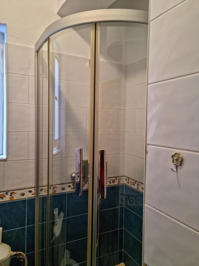 Cozy Apartment In City Center Tirana Esterno foto