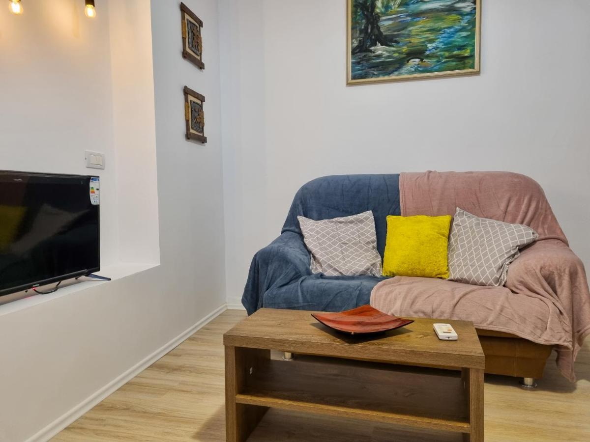 Cozy Apartment In City Center Tirana Esterno foto